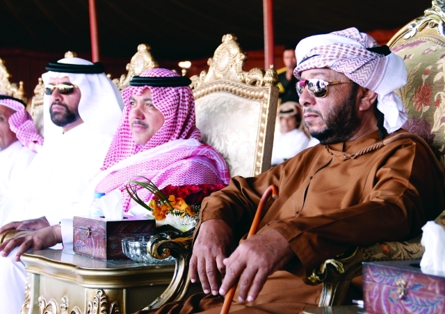 "سلطان بن زايد يشهد فعاليات ثاني أيام المهرجان"