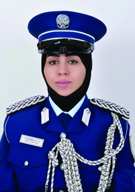 "بوشرة لحسن عدلاني  الحاصلة على الأول في المجموع العام والأول في التدريب العسكري والأول في الكفاءة القيادية والمسلك"