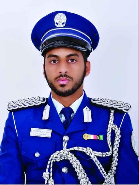 "محمد عبيد سالم محمد الراشدي  الأول في المجموع العام وفي الرياضة وفي المشاة والأول في الاسلحة والرماية والحاصل على سيف الشرف"
