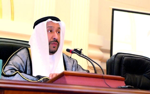 "علي المحمود"