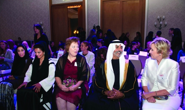 "..  وفي حديث مع بعض الحضور ــ \tوام"