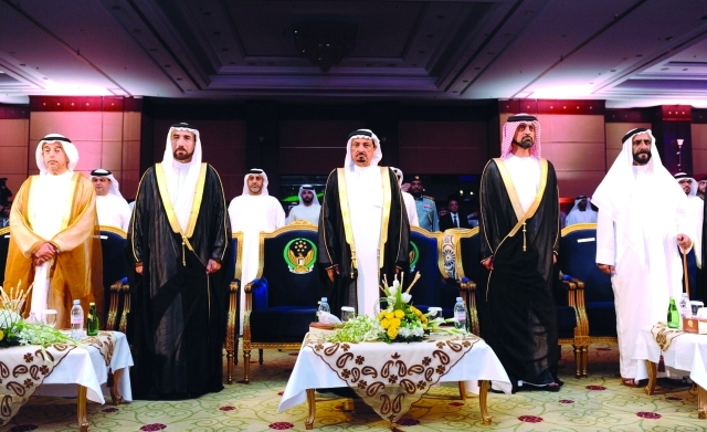 "حميد النعيمي وعمار النعيمي والشعفار خلال الحفل ــ وام"