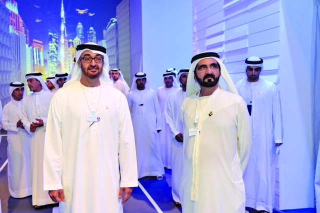 ".. وسموهما خلال جولتهما في المتحف بحضور سعيد بن مكتوم"