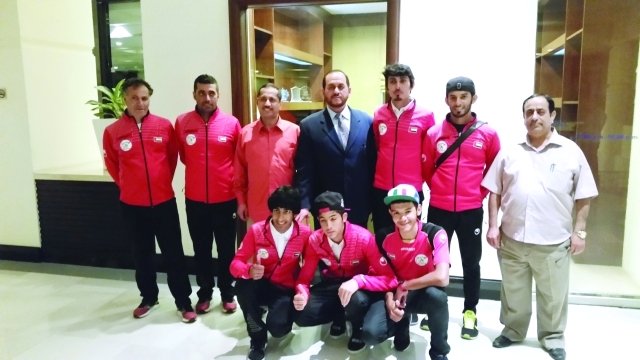 "فيصل بن حميد مع وفد الإمارات المشارك في البطولة -البيان"