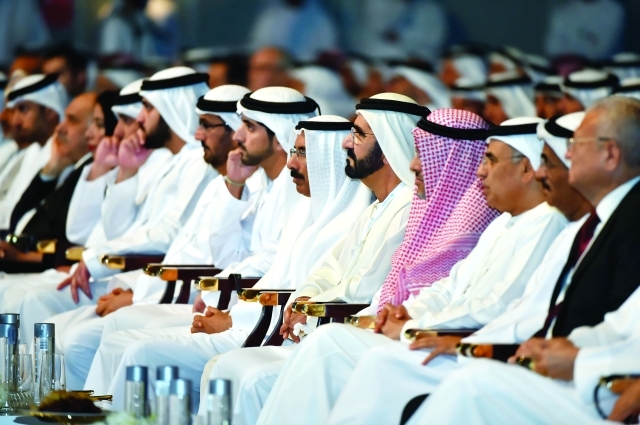 "محمد بن راشد وحمدان ومكتوم وأحمد بن محمد والمر والحمادي وبلحيف النعيمي والطاير والضيوف"