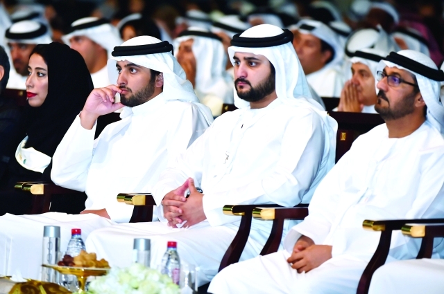 "مكتوم وأحمد بن محمد وحسين الحمادي ومنى المري"