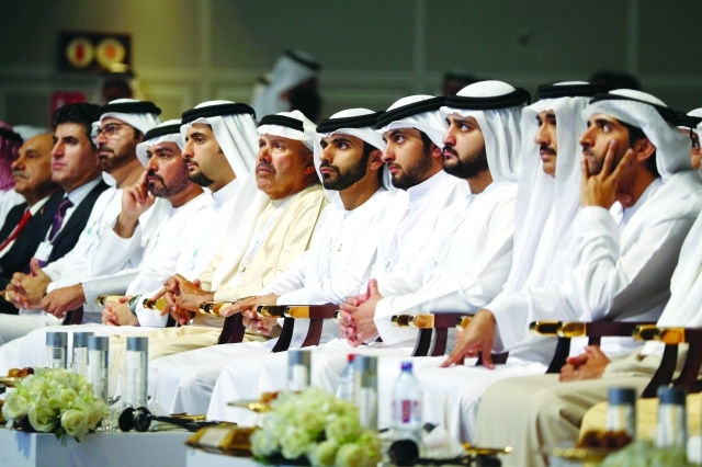 "حمدان ومكتوم وأحمد ومنصور بن محمد وحمدان بن مبارك ومحمد القرقاوي وأحمد الزعابي ومصبح الفتان"