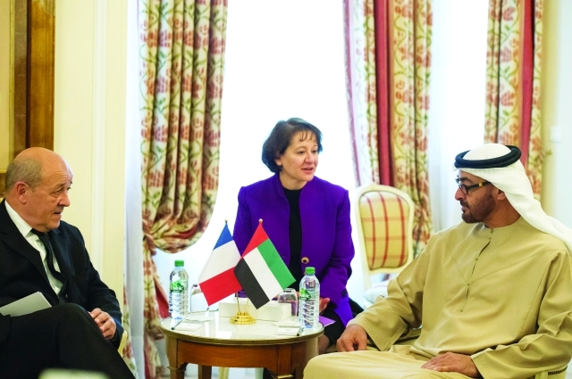 "سموه في حديث مع وزير الدفاع الفرنسي"