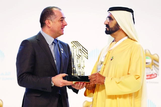 "سموه يكرم الفائزين من لبنان"