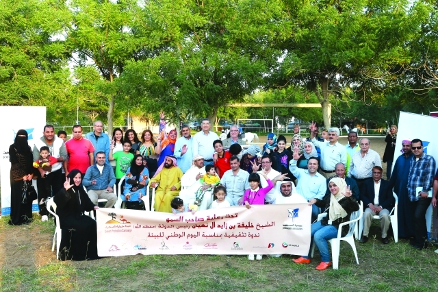 "صحافيون وعائلاتهم خلال اللقاء"