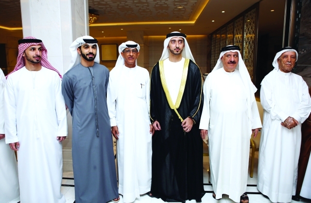 "عبد الله العوضي، يعقوب الهاشمي، العريس، والد العريس وطارق الهاشمي"
