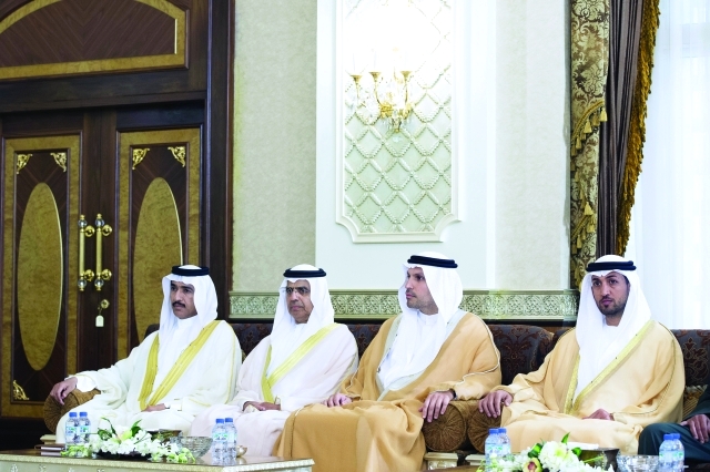 "عبيد الطاير وأحمد الزعابي وخلدون المبارك ومحمد المزروعي خلال اللقاء"