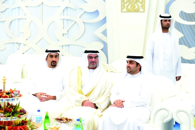 "محمد بن خليفة والحضور"