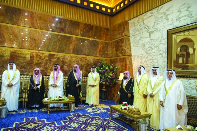 "سيف وطحنون ومنصور بن زايد وسلطان بن خليفة وقرقاش والزعابي"