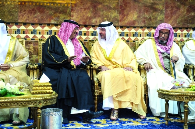 "هزاع بن زايد في حديث مع محمد بن نايف"