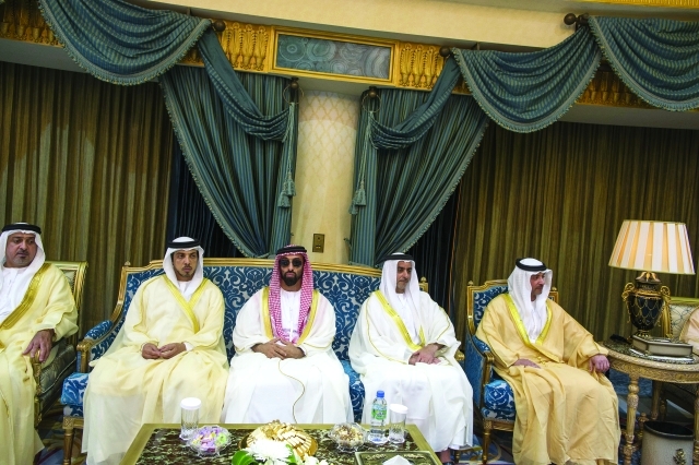 "هزاع وسيف وطحنون ومنصور بن زايد وسلطان بن خليفة خلال الاستقبال"