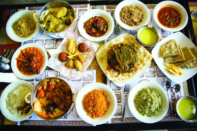 "أطباق عربية متنوعة"