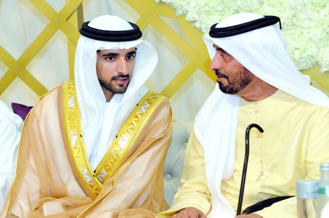 "حمدان بن محمد ومحمد بن خليفة آل مكتوم"