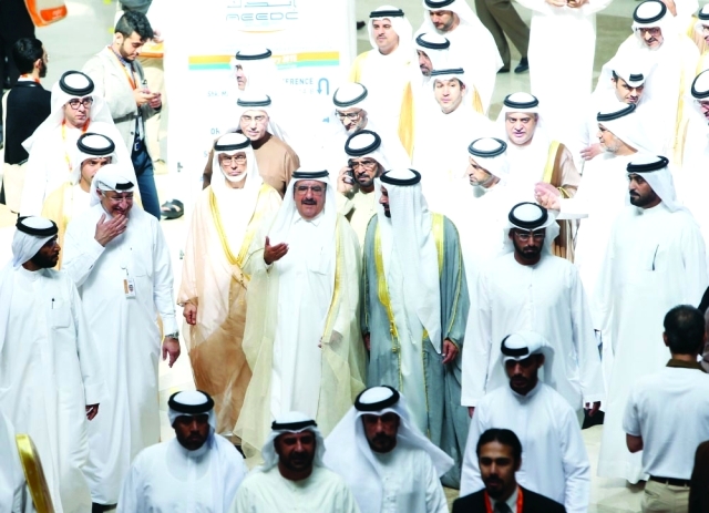 ".. وخلال جولة سموه في المعرض"