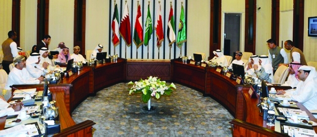 "الزياني مجتمعاً مع وفد اتحاد الصحافة الخليجية في الرياض أمس     ـــ\t البيان"