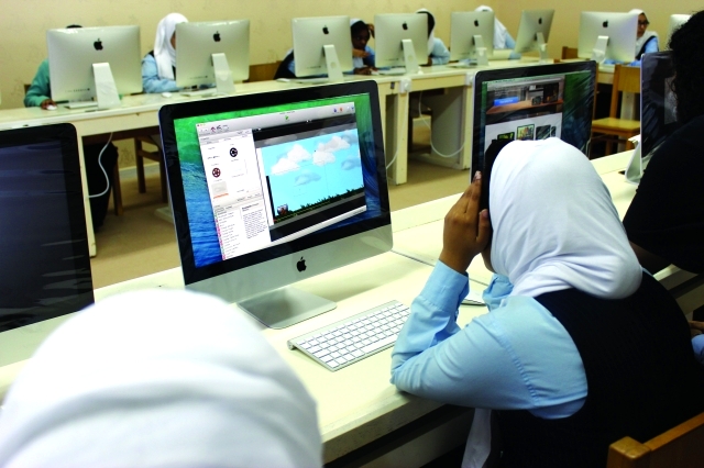 "الألعاب الإلكترونية مهمة سهلة لدى جيل التقنية"