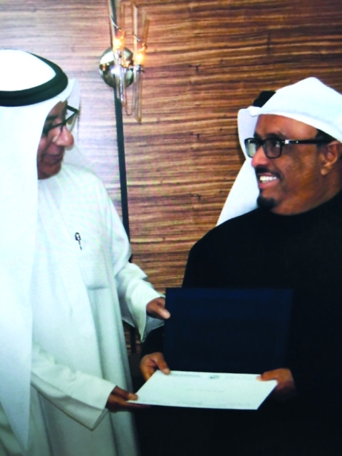 "تكريم من ضاحي خلفان"