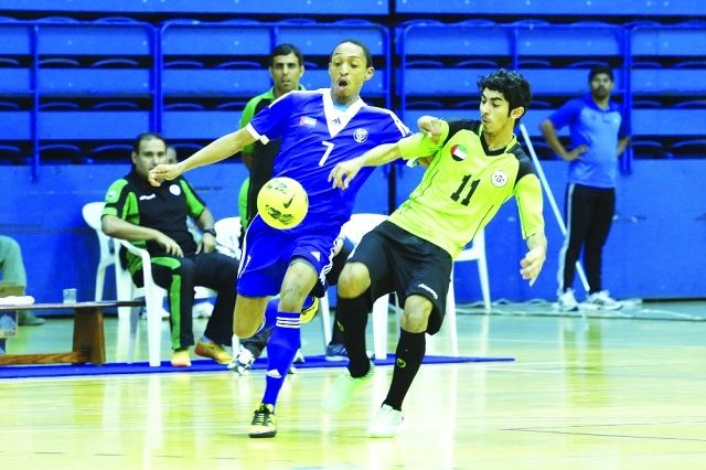 "من مباريات دوري كرة قدم الصالات - البيان"