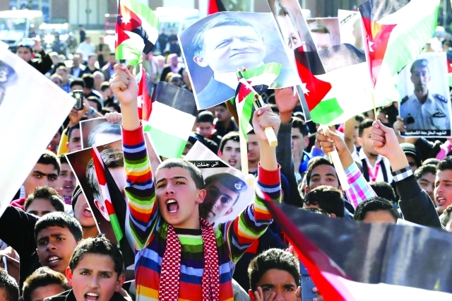 "تظاهرات في الأردن دعماً للقيادة في حربها على الإرهاب بعد مقتل الكساسبة\t\tأ.ف.ب"