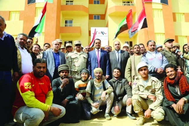 "لقطة جماعية لفريق العمل في المشروع"