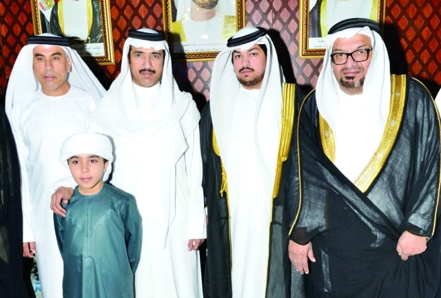 "أحمد جمعة الزعابي مع العريس نايف ووالده خالد بن سدره وأحمد آل علي والد العروس ونجله محمد"