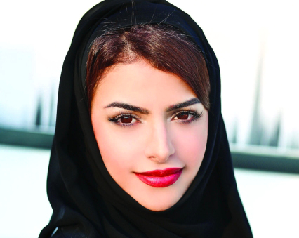 "منى بن كلي: المهرجان ساحة مهمة للقاء المبدعين المحليين بالفنانين العالميين"