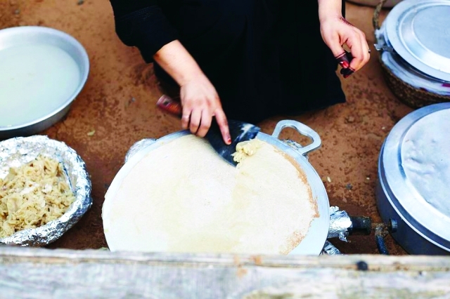 "المطبخ الإماراتي يتألق بأطباقه \tمن المصدر"
