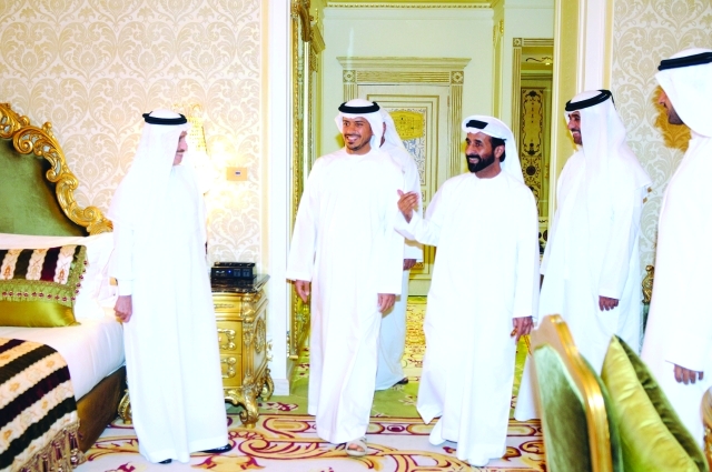 "سلطان بن طحنون يفتتح رويال روز أبوظبي -البيان"