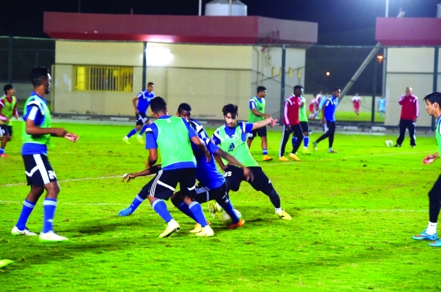 "الأولمبي يتدرب في الملعب الفرعي في الفجيرة - البيان"
