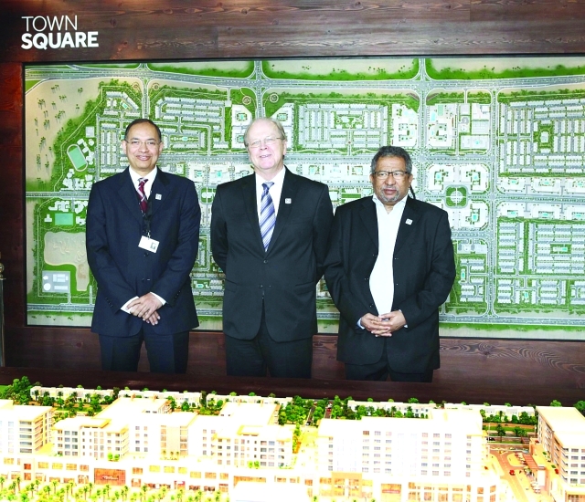 "مسؤولو شركة نشاما للتطوير العقاري خلال إطلاق المشروع - من المصدر"