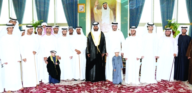 "محمد بن سلطان بن خليفة وفيصل بن سلطان بن سالم ومحمد بن فيصل وسلطان بن سعيد بن محمد والعريس وعدد من المدعوين"
