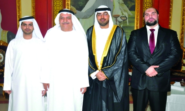 "العريس يتوسط والد العروس ومحمود وأخاه عادل"