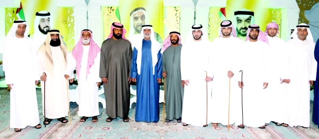"نهيان بن مبارك والعريس ووالده"