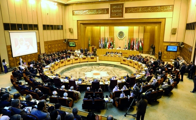 "وزراء الخارجية العرب خلال اجتماعهم في القاهرة إي بي إيه"