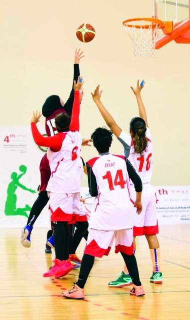 "من مباراة منتخبنا ونظيره القطري - البيان"