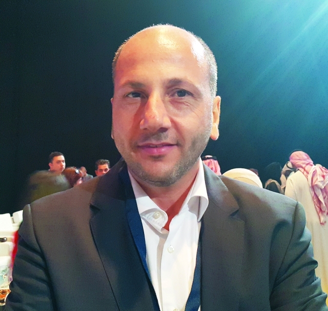 "عامر زريقات"