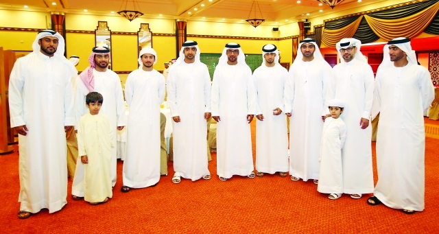 "أصدقاء الخريجين"
