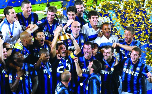 "إنتر ميلان المتوج بلقب كأس العالم للأندية 2010 في الإمارات البيان"