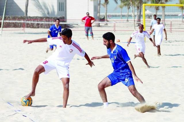 "من تدريبات منتخب الكرة الشاطئية في الدوحة - \t البيان"