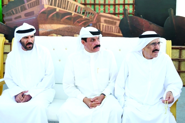 "المزينة والنابودة خلال الحفل"