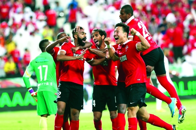 "لاعبو الأهلي يحتفلون بالفوز بلقب السوبرتصوير - ناصر بابو"