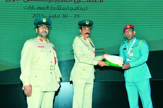 "خميس المزينة يكرم الشركاء بحضور أحمد بن دلموك من المصدر"