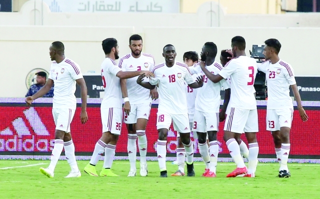 "فرحة لاعبي المنتخب الأولمبي بالفوز والتأهل على نهائيات آسيا تصوير - محمد منور"