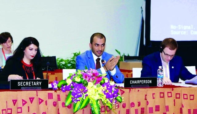 "فيصل الطنيجي متحدثاً خلال منتدى الشباب البرلمانيين  وام"
