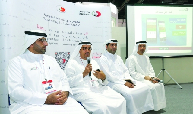"طارش المنصوري متحدثاً في المؤتمر الصحافي"